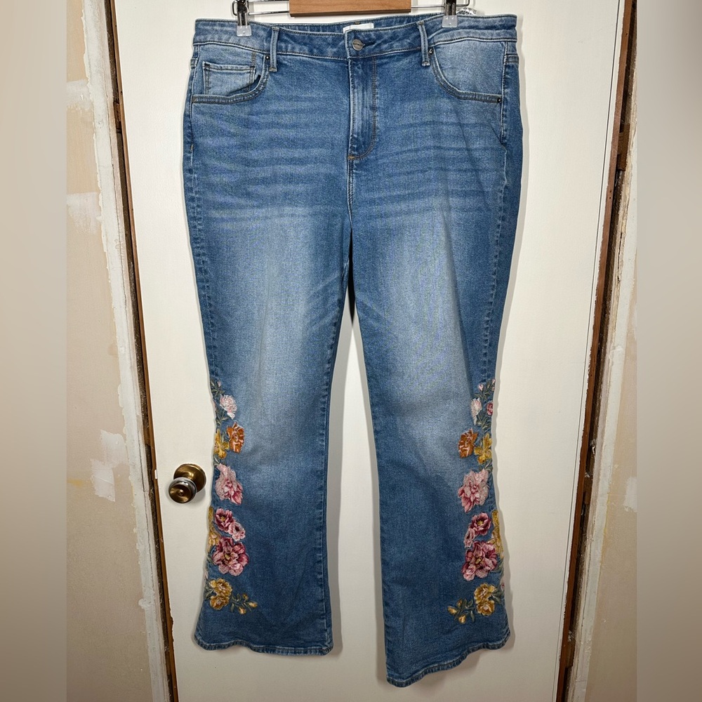 Driftwood Wyatt Embroidered Flare Jeans Size 18